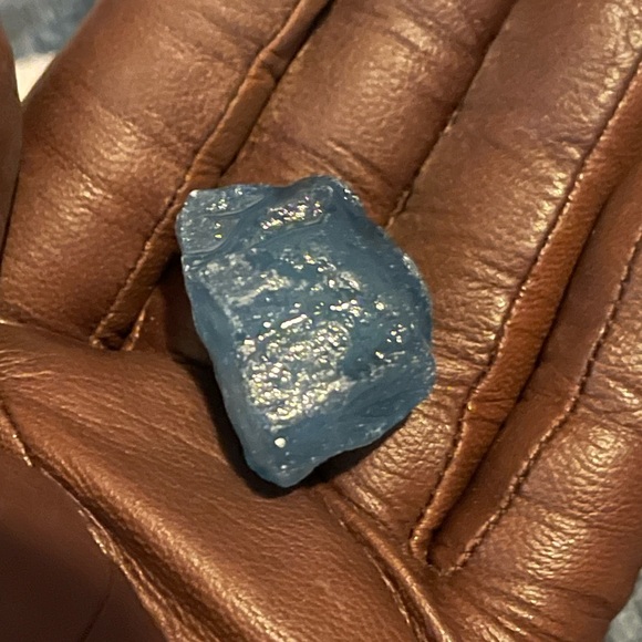 Raw Aquamarine chunk - Picture 4 of 6